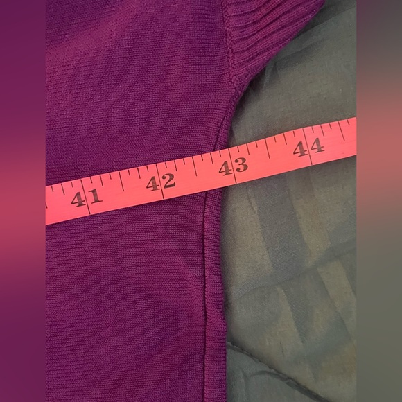 NWOT Women's Turtleneck Poncho Sweater. Color: Malbec. Size: (XL). - Picture 6 of 9